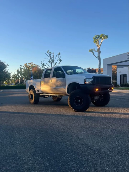 2000 Ford Super Duty 1st Gen - Image 2 of 19