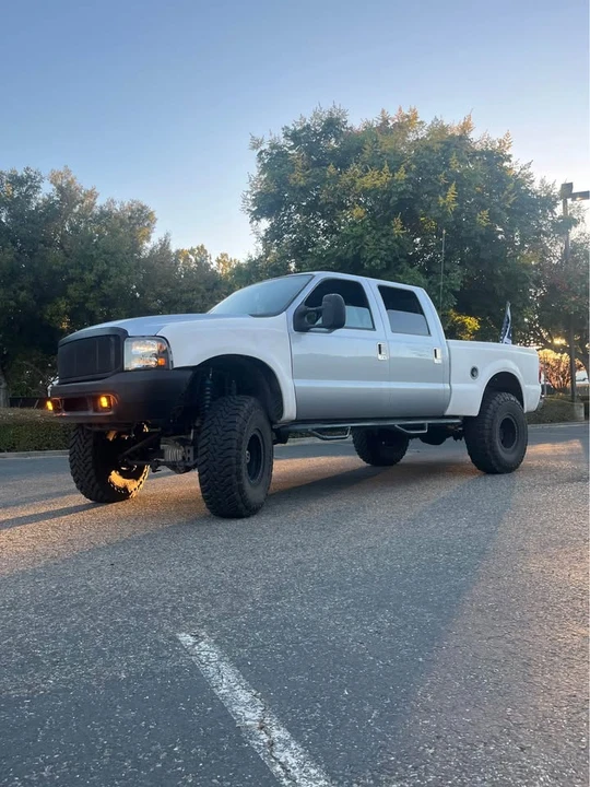 2000 Ford Super Duty 1st Gen - Image 3 of 19