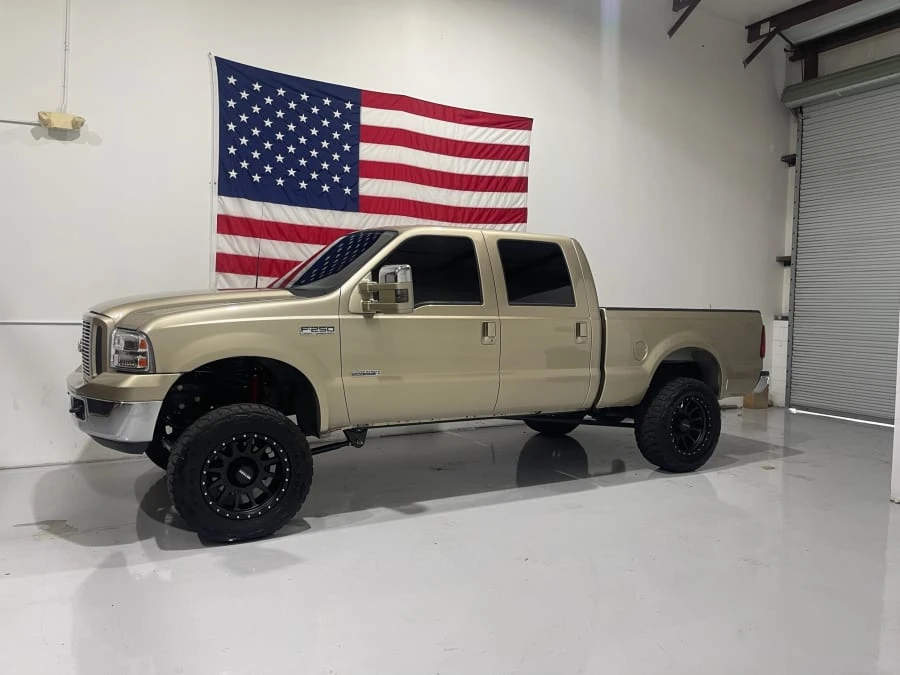 2000 Ford Super Duty 1st Gen - Image 2 of 10