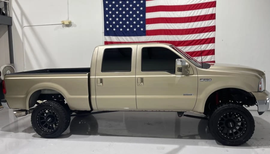 2000 Ford Super Duty 1st Gen - Image 9 of 10