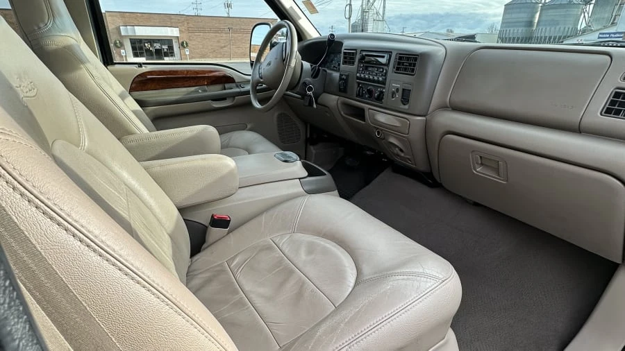2000 Ford Super Duty 1st Gen - Image 5 of 6