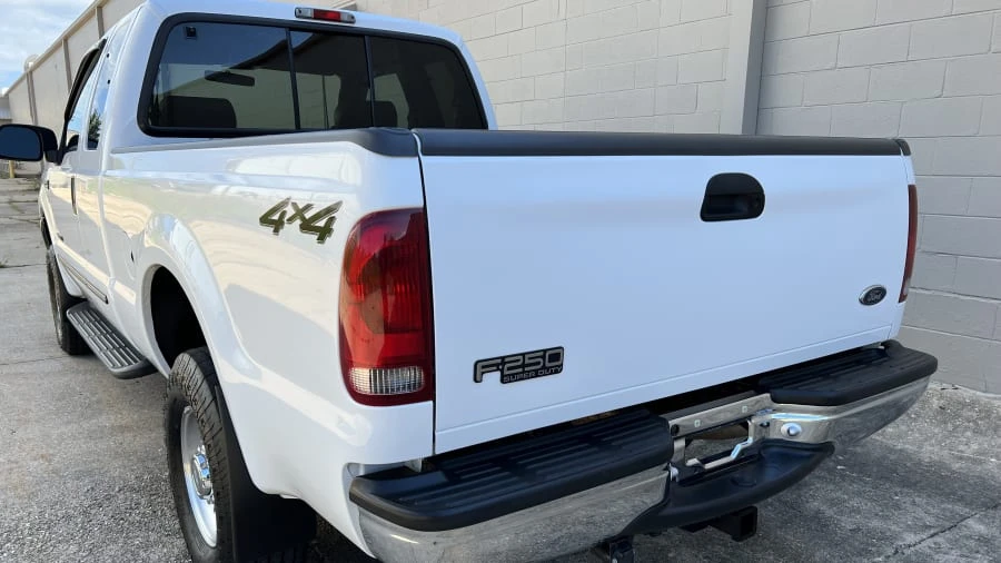 2000 Ford Super Duty 1st Gen - Image 3 of 11