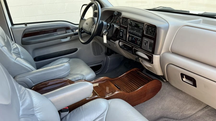 2000 Ford Super Duty 1st Gen - Image 5 of 11