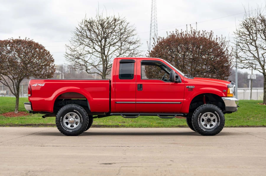 2000 Ford Super Duty 1st Gen - Image 2 of 28