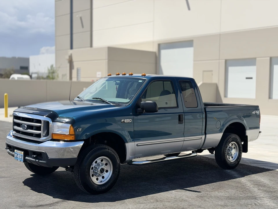 2000 Ford Super Duty 1st Gen - Image 3 of 25