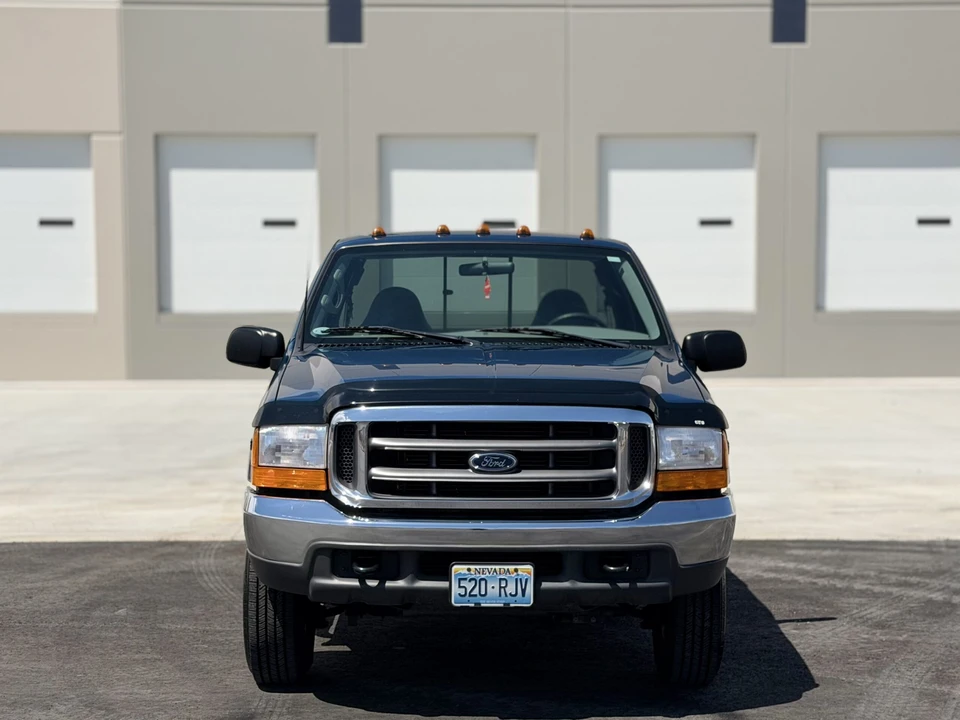 2000 Ford Super Duty 1st Gen - Image 2 of 25