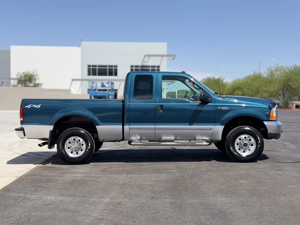 2000 Ford Super Duty 1st Gen - Image 4 of 25