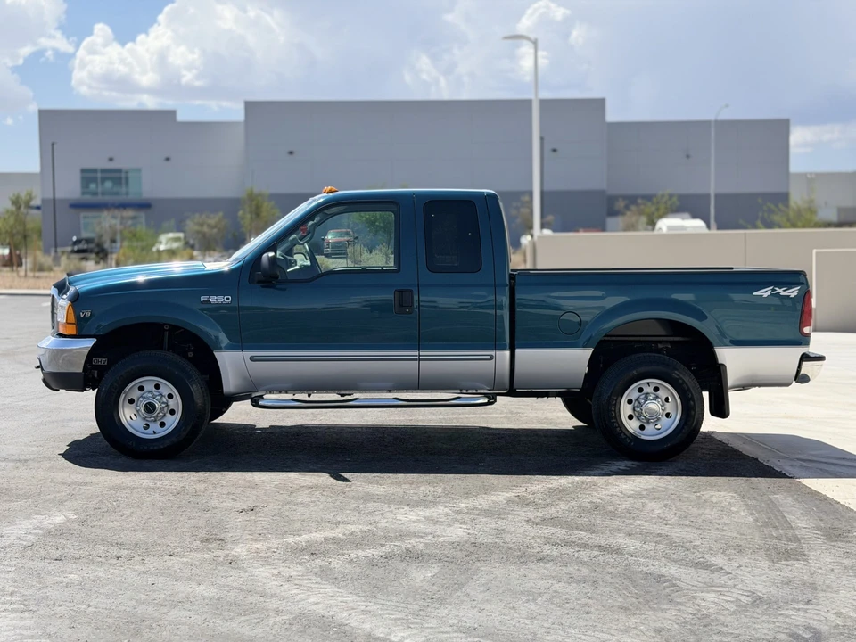 2000 Ford Super Duty 1st Gen - Image 8 of 25