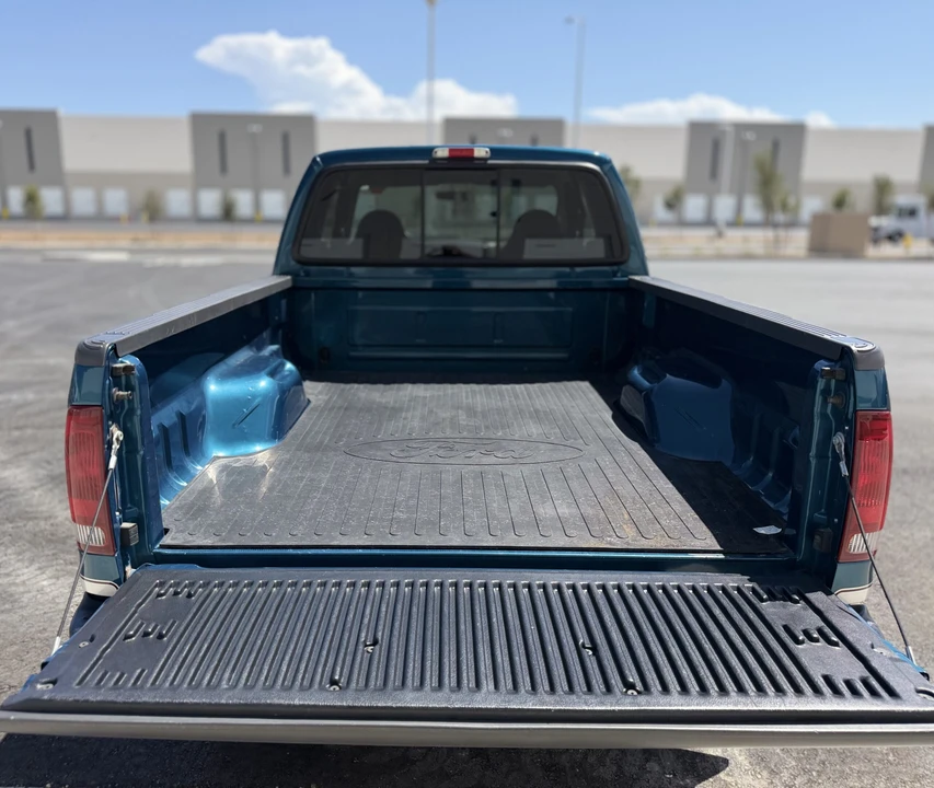 2000 Ford Super Duty 1st Gen - Image 9 of 25