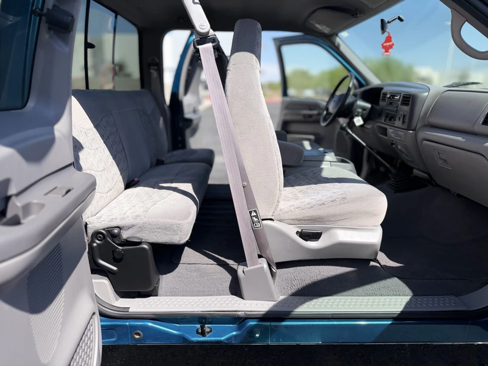 2000 Ford Super Duty 1st Gen - Image 15 of 25
