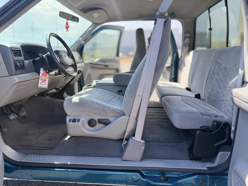 2000 Ford Super Duty 1st Gen - Image 16 of 25
