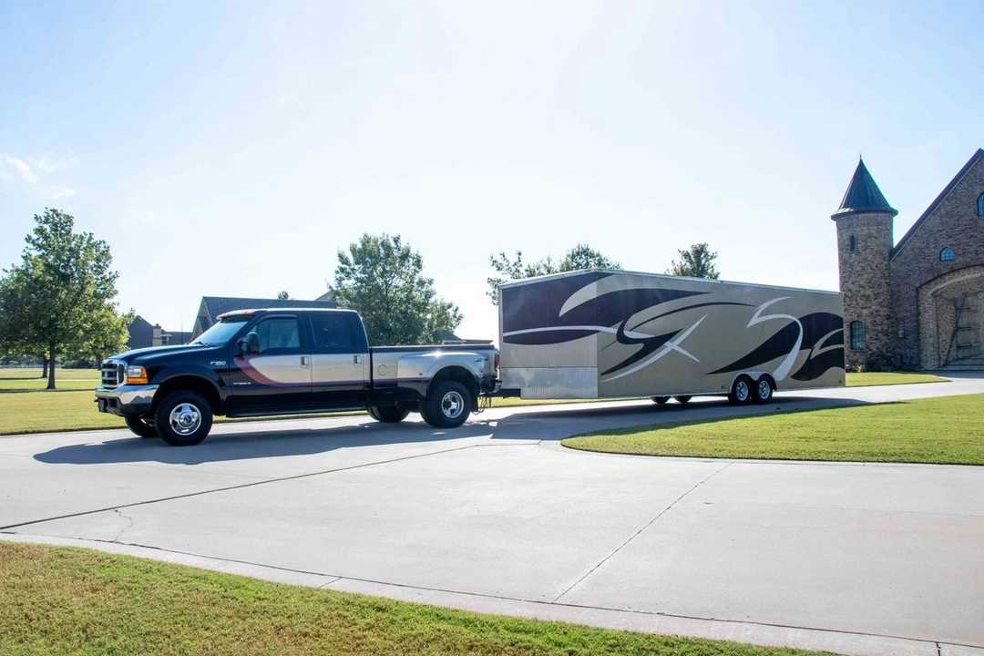 2000 Ford Super Duty 1st Gen - Image 3 of 12