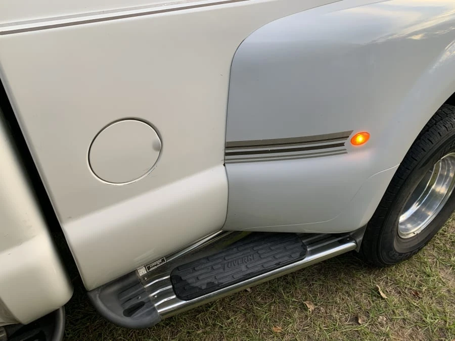 2000 Ford Super Duty 1st Gen - Image 3 of 13