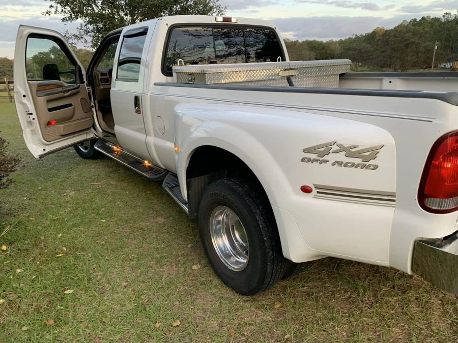 2000 Ford Super Duty 1st Gen - Image 6 of 13