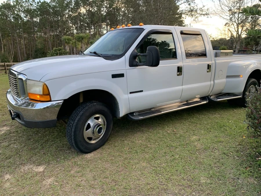 2000 Ford Super Duty 1st Gen - Image 2 of 13