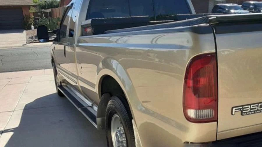 2000 Ford Super Duty 1st Gen - Image 2 of 7