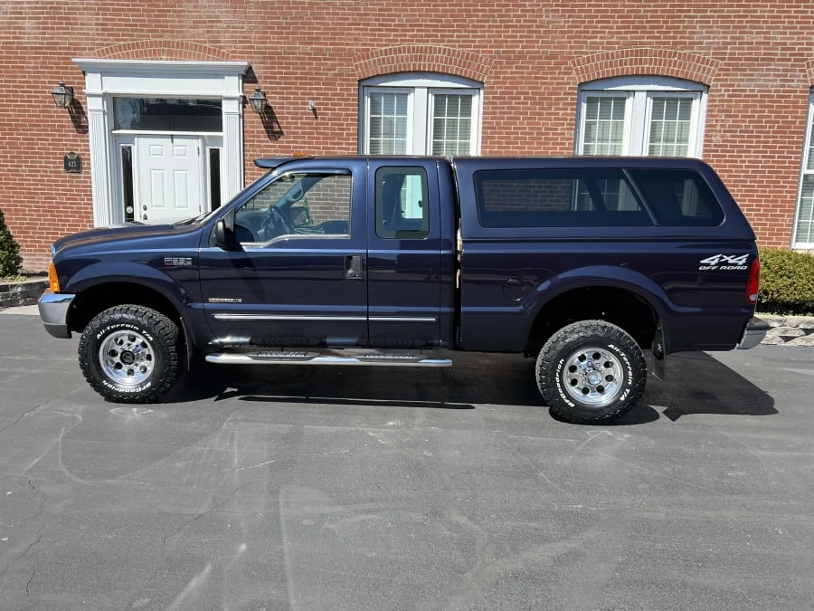 2000 Ford Super Duty 1st Gen - Image 2 of 9