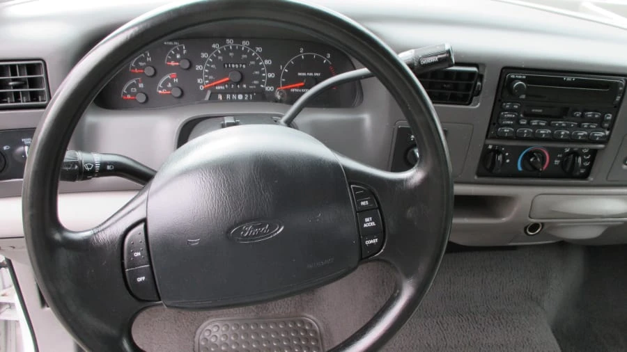 2000 Ford Super Duty 1st Gen - Image 6 of 20