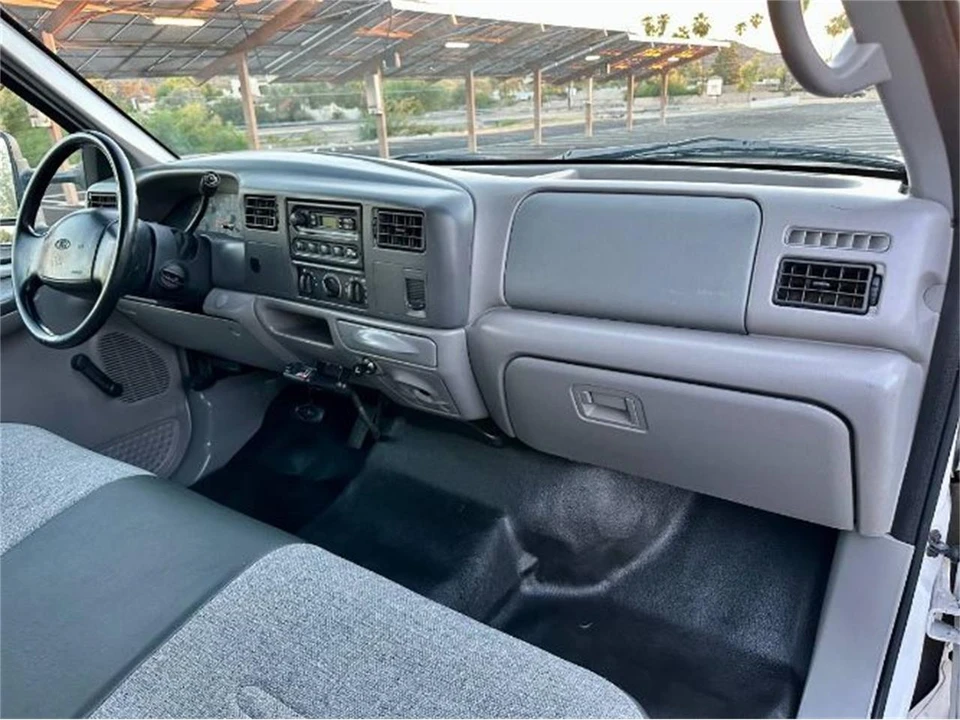 2000 Ford Super Duty 1st Gen - Image 3 of 25