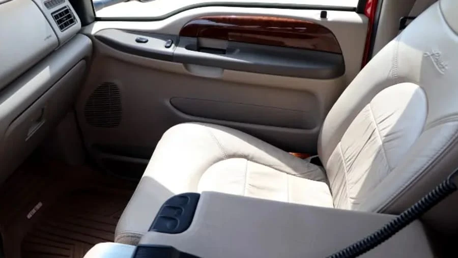 2000 Ford Super Duty 1st Gen - Image 9 of 19