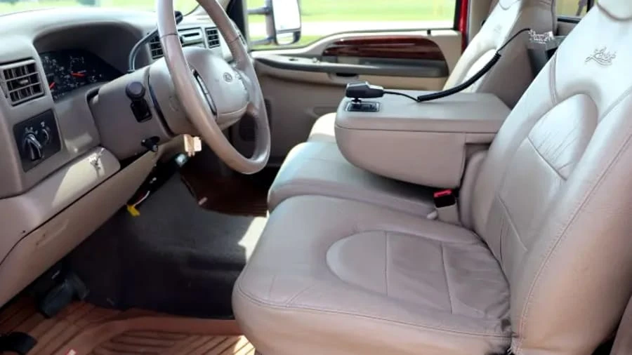 2000 Ford Super Duty 1st Gen - Image 6 of 19