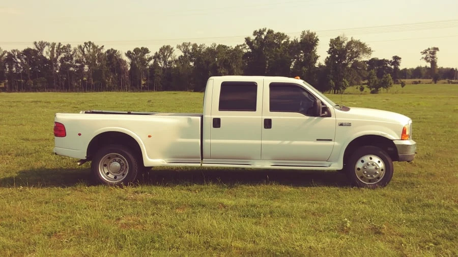 2000 Ford Super Duty 1st Gen - Image 2 of 19