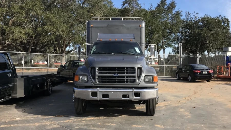 2000 Ford Super Duty 1st Gen - Image 2 of 5