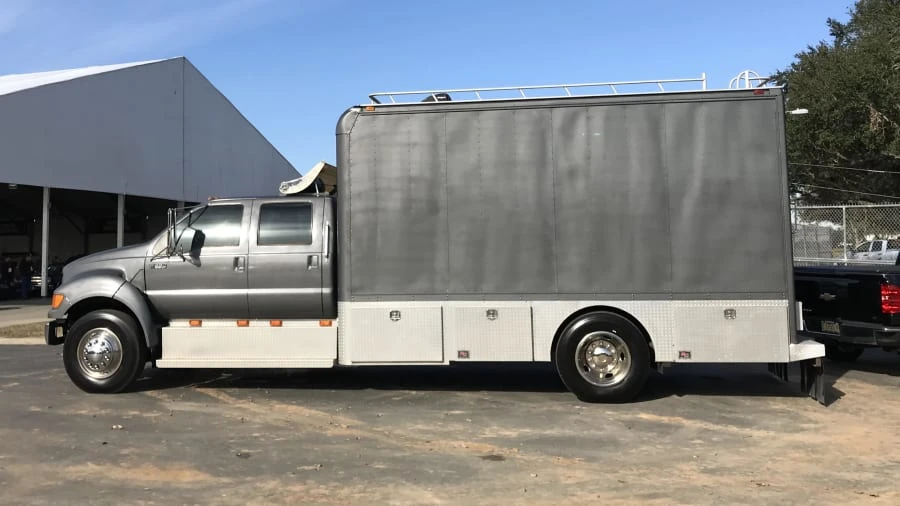 2000 Ford Super Duty 1st Gen - Image 5 of 5
