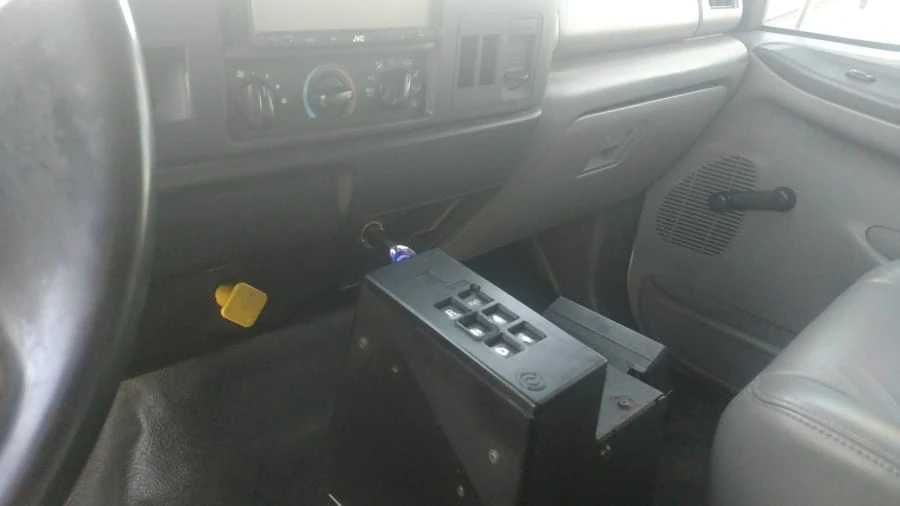 2000 Ford Super Duty 1st Gen - Image 7 of 12