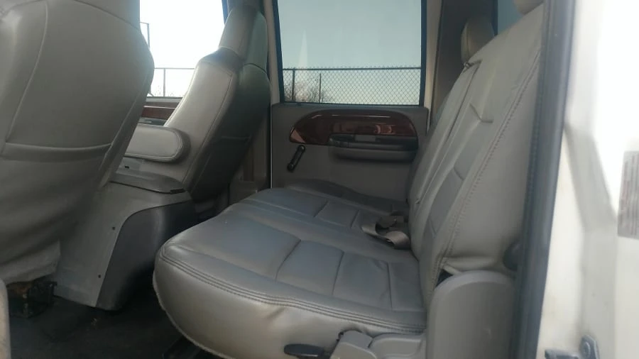 2000 Ford Super Duty 1st Gen - Image 9 of 12