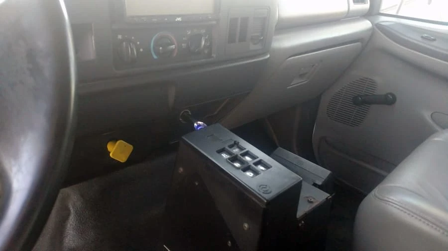 2000 Ford Super Duty 1st Gen - Image 5 of 12