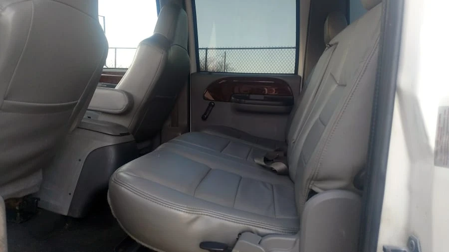 2000 Ford Super Duty 1st Gen - Image 7 of 12