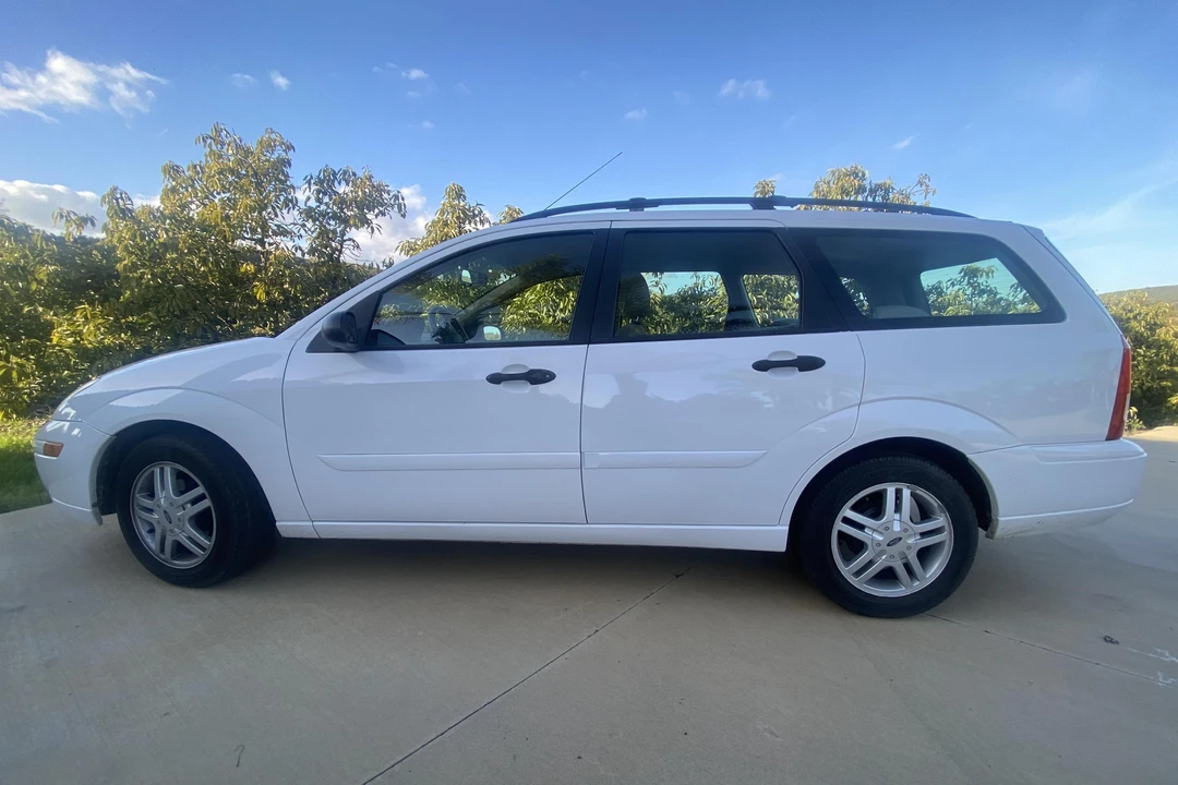 2000 Ford Focus 1st Gen - Image 3 of 31