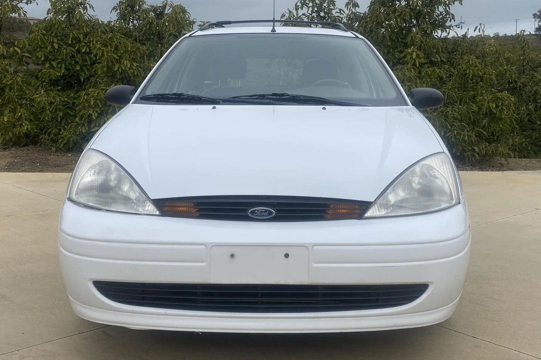 2000 Ford Focus 1st Gen - Image 2 of 31