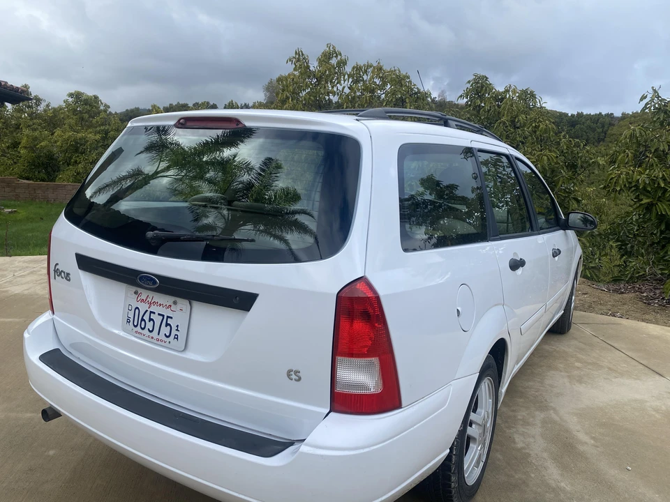 2000 Ford Focus 1st Gen - Image 17 of 31