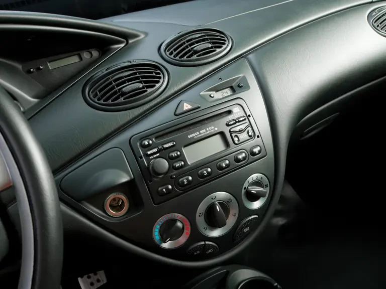 2000 Ford Focus 1st Gen - Image 14 of 22