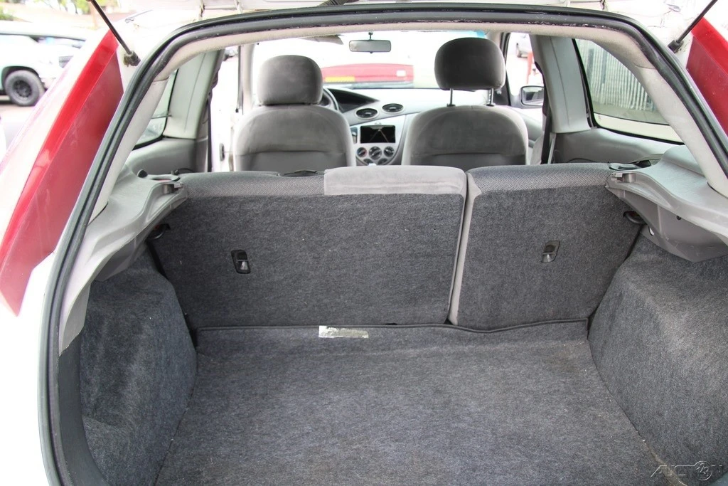 2000 Ford Focus 1st Gen - Image 22 of 24
