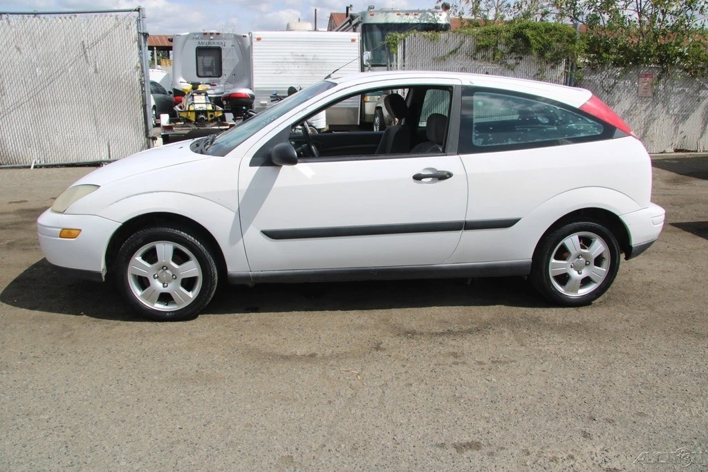 2000 Ford Focus 1st Gen - Image 3 of 24