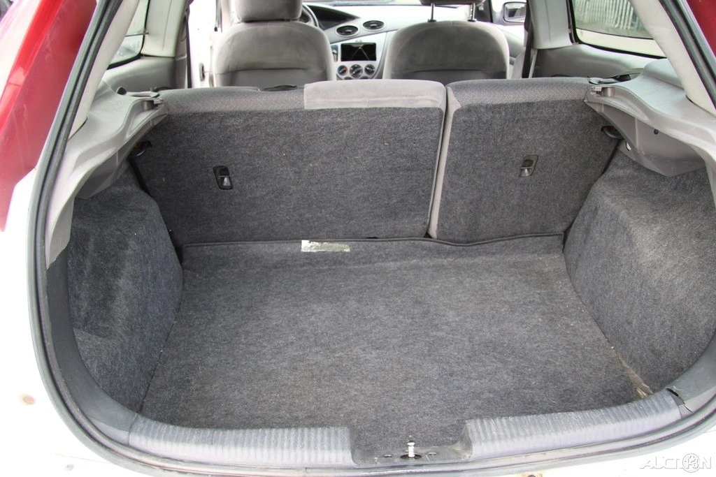 2000 Ford Focus 1st Gen - Image 21 of 24