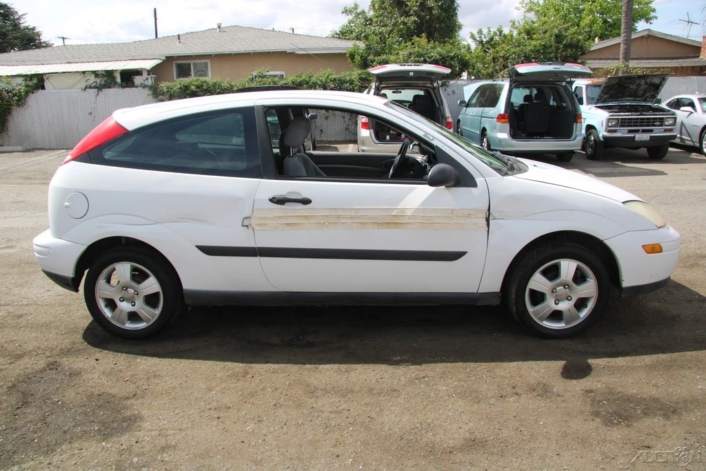2000 Ford Focus 1st Gen - Image 9 of 24