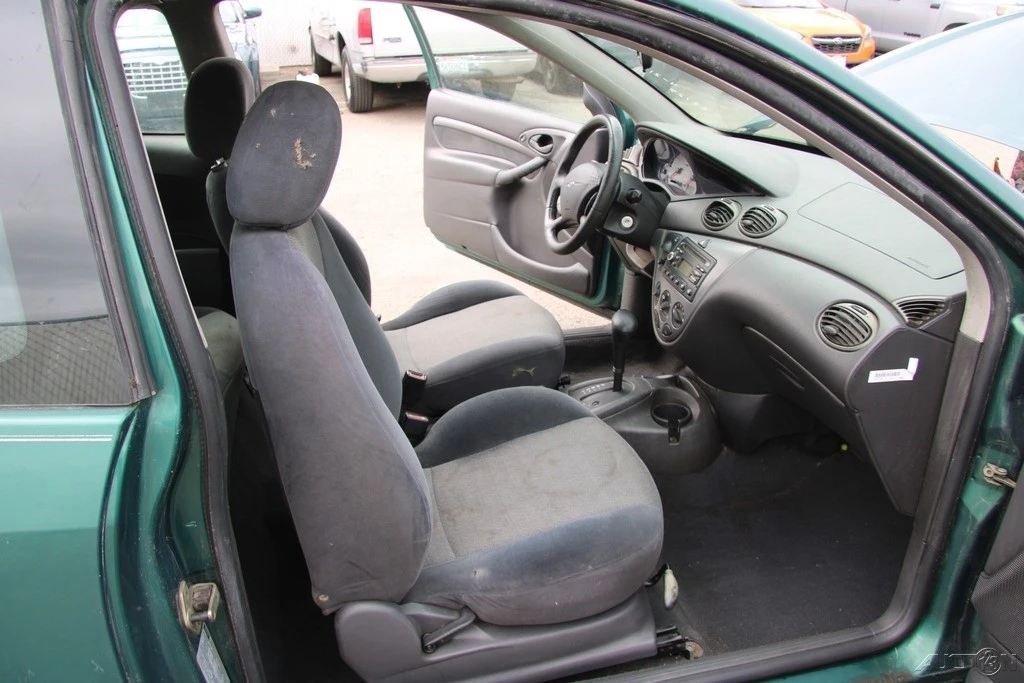 2000 Ford Focus 1st Gen - Image 23 of 24