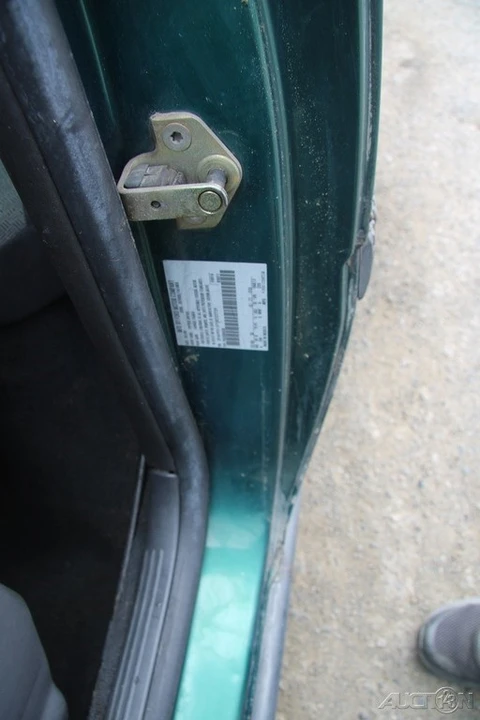2000 Ford Focus 1st Gen - Image 12 of 24