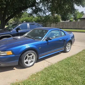2000 Ford GT Coupe 2D