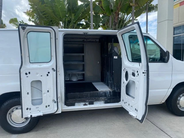 2000 Ford Econoline Van - Image 14 of 21