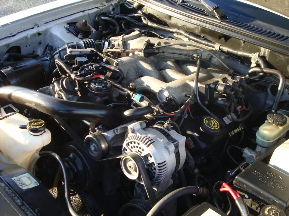 2000 Ford SN95 Mustang - Image 17 of 20