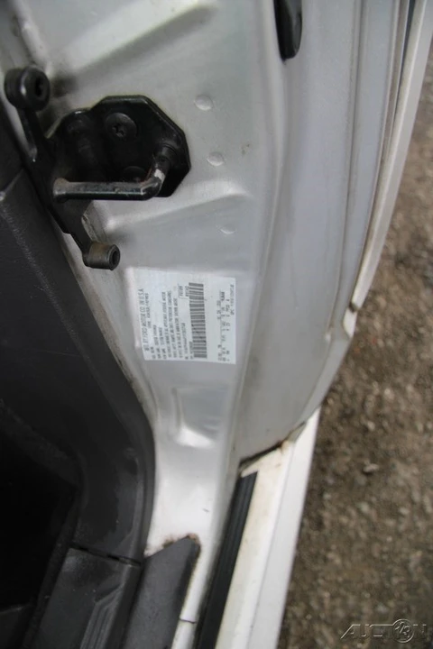 2000 Ford SN95 Mustang - Image 10 of 21