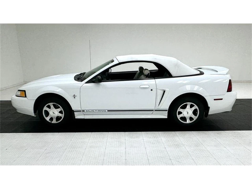 2000 Ford SN95 Mustang - Image 3 of 31