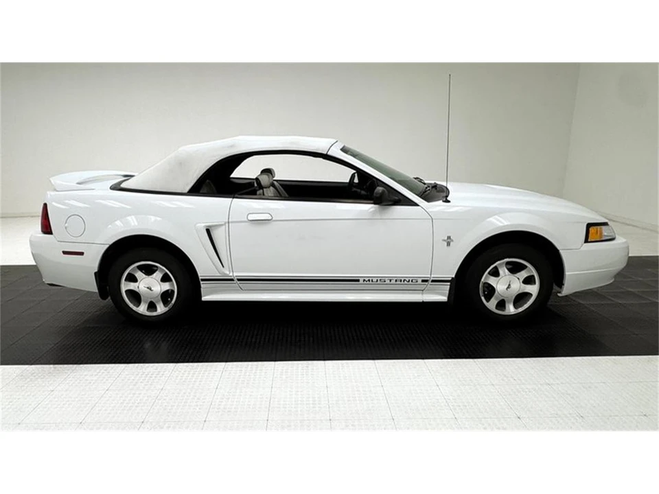 2000 Ford SN95 Mustang - Image 9 of 31