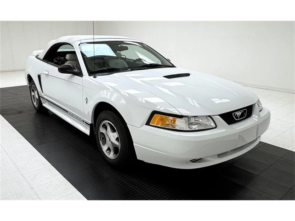 2000 Ford SN95 Mustang - Image 10 of 31