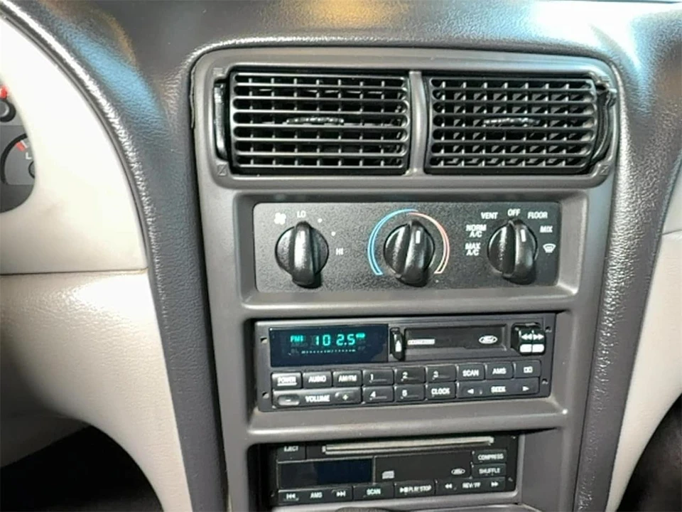 2000 Ford SN95 Mustang - Image 21 of 31